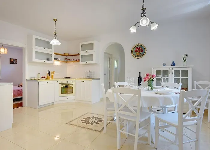 Laura 빌라 메덜린